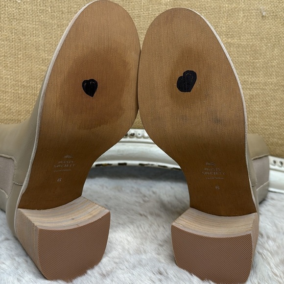 Cora Tall Ankle Boot
OASIS SOCIETY Size 6 - Picture 10 of 16